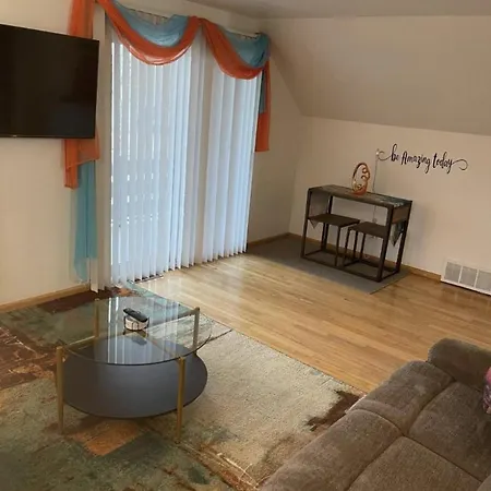 Lovely 3Bd 1Bath In Apt